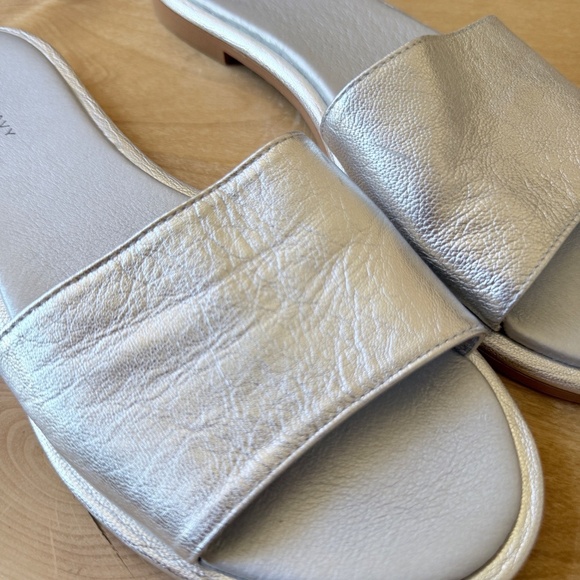 2 PR PURE NAVY LEATHER SLIDE SANDALS ROSE GOLD & SILVER LOW HEEL SUMMER CHIC 8.5 - Picture 7 of 11